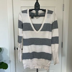 Polo stripe White and Gray V neck sweater, size small.